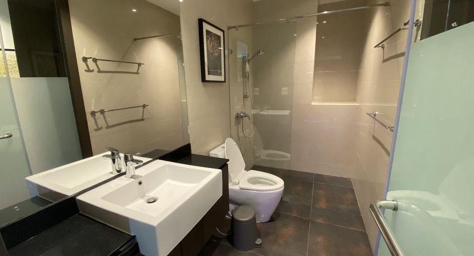 For sale 2 bedrooms condo in Yan Nawa, Bangkok