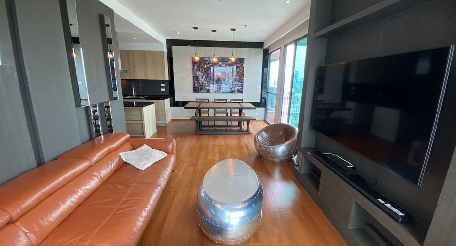 For sale 2 bedrooms condo in Yan Nawa, Bangkok