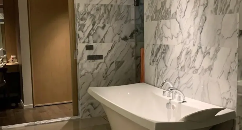 For sale 3 bedrooms condo in Watthana, Bangkok