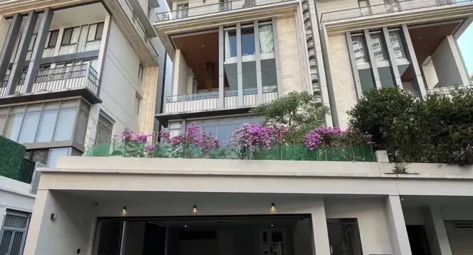 Casa en venta de 4 habitaciones en Watthana, Bangkok