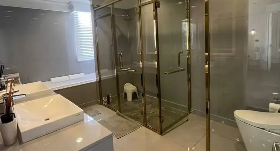Casa en venta de 4 habitaciones en Watthana, Bangkok