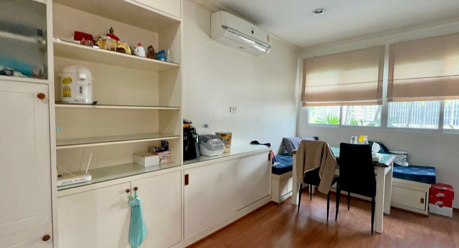 À vendre 2 chambres condo à Watthana, Bangkok