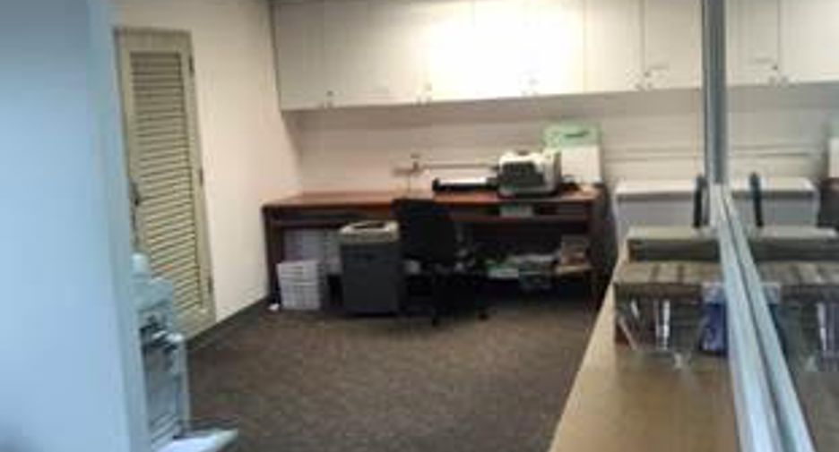 For rent 1 Beds office in Khlong Toei, Bangkok