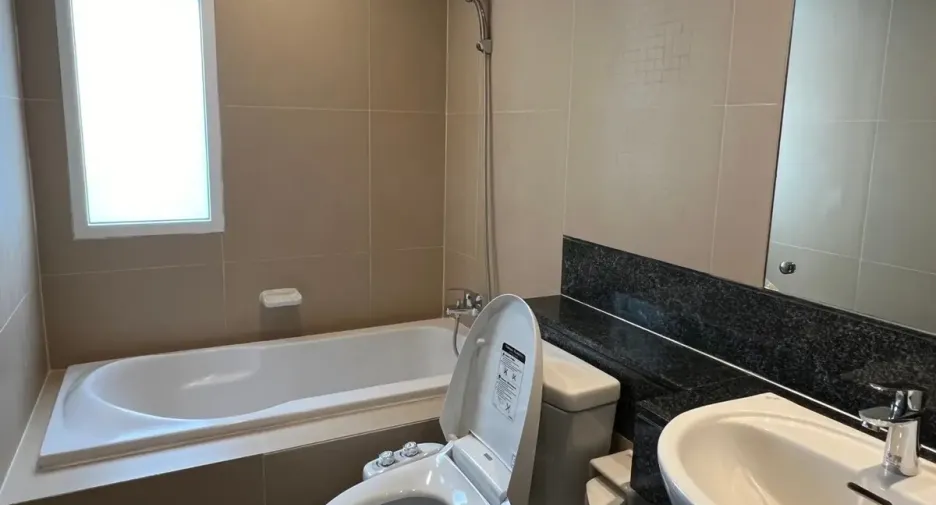For sale 2 bedrooms condo in Watthana, Bangkok