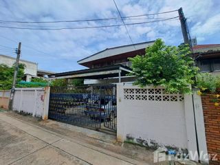 For sale 4 Beds house in Bang Sue, Bangkok