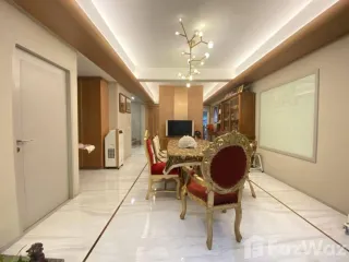 For sale 5 bed townhouse in Phaya Thai, Bangkok