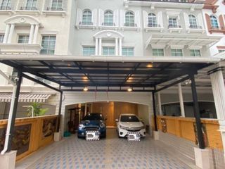 For sale 5 bed townhouse in Phaya Thai, Bangkok