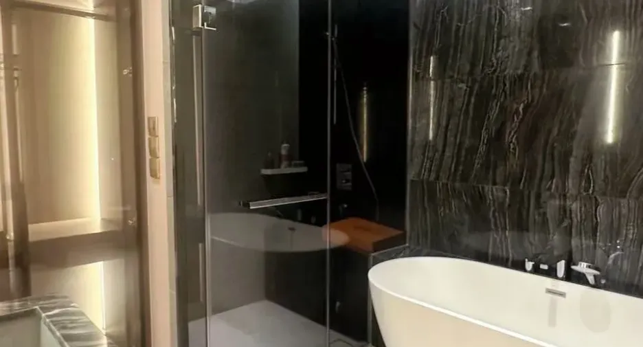 For sale 3 bed condo in Watthana, Bangkok