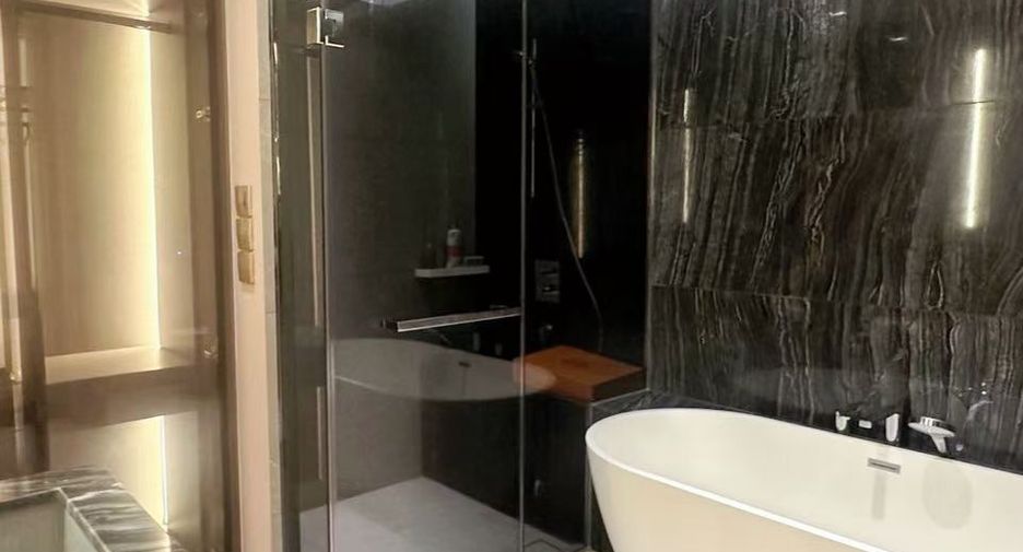 For sale 3 bed condo in Watthana, Bangkok