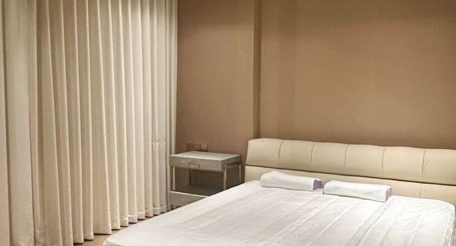 For sale 3 bed condo in Watthana, Bangkok