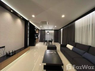 For sale 4 Beds house in Bang Kapi, Bangkok