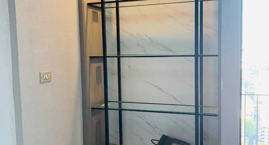 For sale 2 bed condo in Watthana, Bangkok