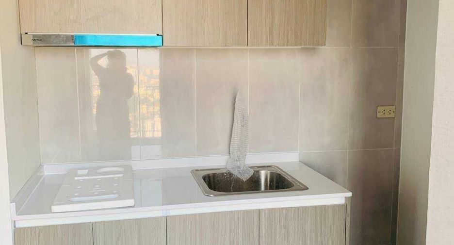 For sale 2 bed condo in Watthana, Bangkok