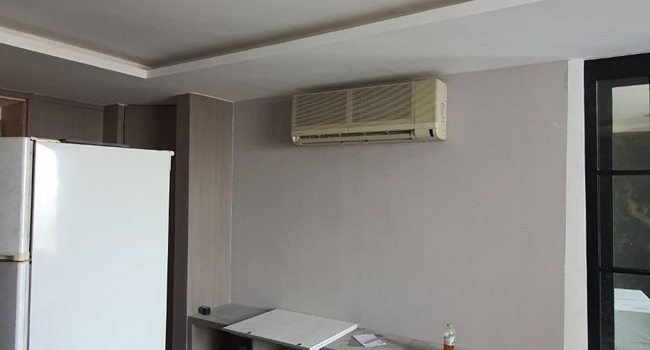 For sale 2 bed condo in Watthana, Bangkok
