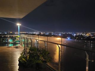 For sale 3 bed condo in Yan Nawa, Bangkok