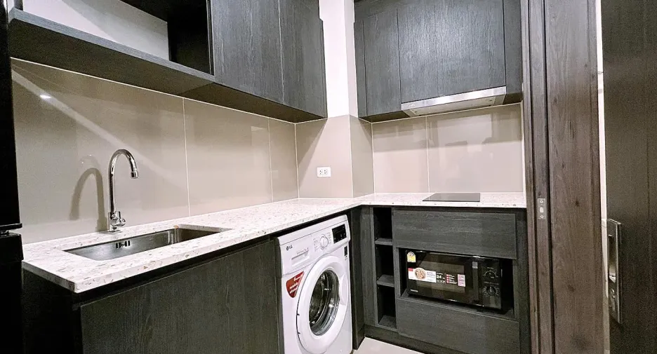 For rent 1 bed condo in Huai Khwang, Bangkok