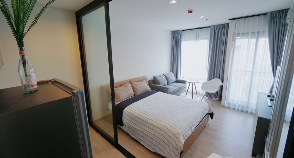 For rent studio condo in Khlong Toei, Bangkok
