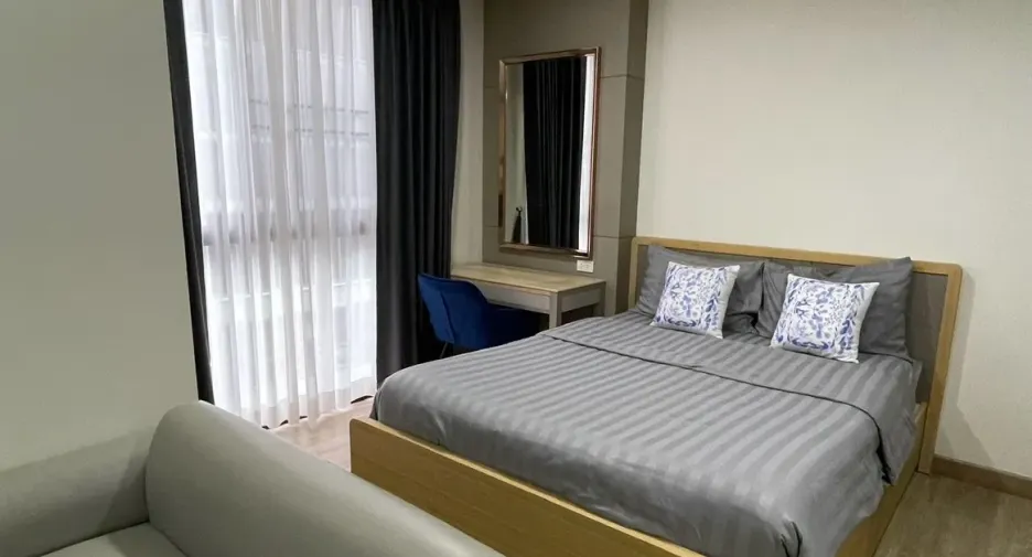 For rent studio condo in Khlong Toei, Bangkok