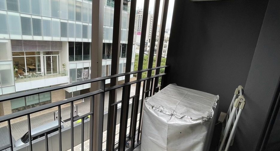 For rent studio condo in Khlong Toei, Bangkok