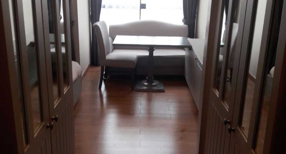 For rent studio condo in Phaya Thai, Bangkok