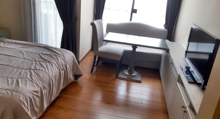 For rent studio condo in Phaya Thai, Bangkok