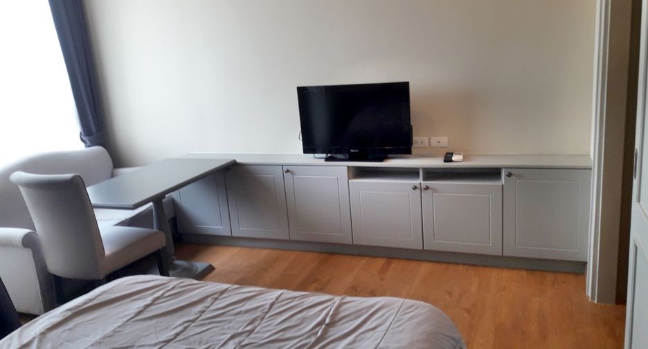 For rent studio condo in Phaya Thai, Bangkok