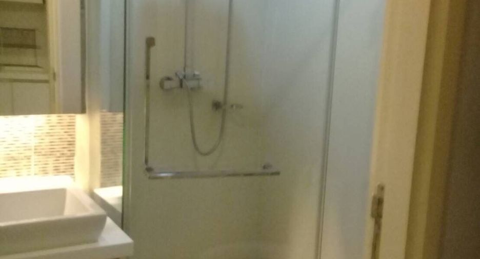 For rent studio condo in Phaya Thai, Bangkok