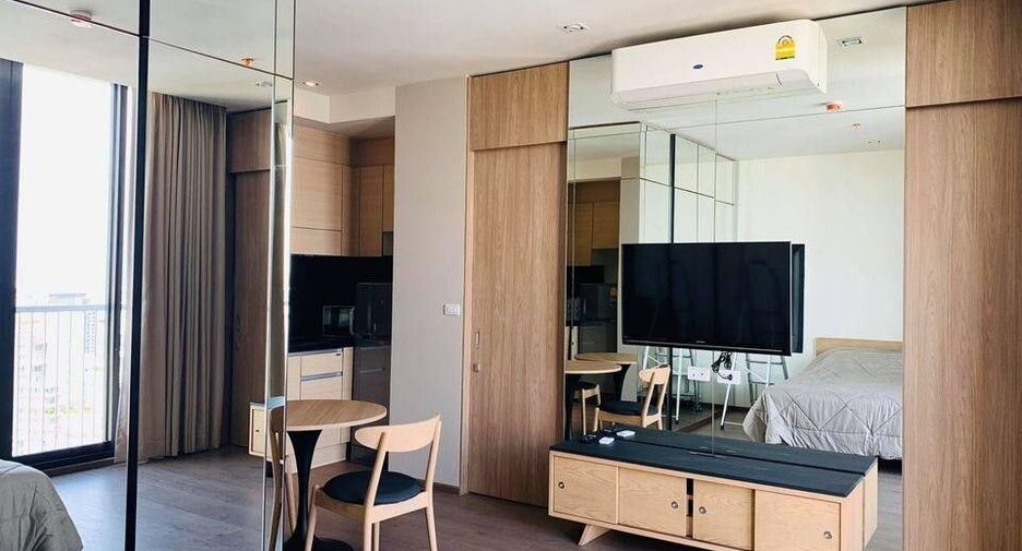 For rent studio condo in Khlong Toei, Bangkok