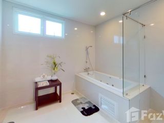 For rent 4 bed condo in Watthana, Bangkok