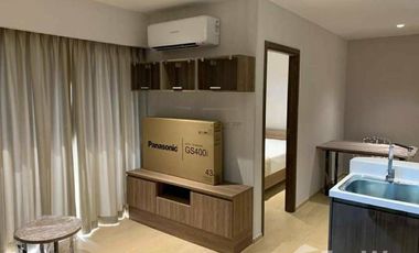 For sale 2 bed condo in Watthana, Bangkok