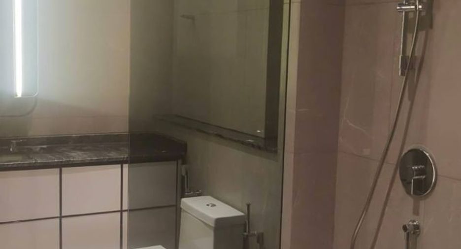 For rent 2 bed condo in Watthana, Bangkok