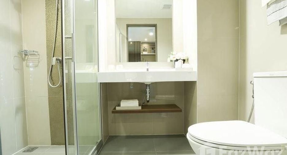 For sale 2 bed condo in Phaya Thai, Bangkok