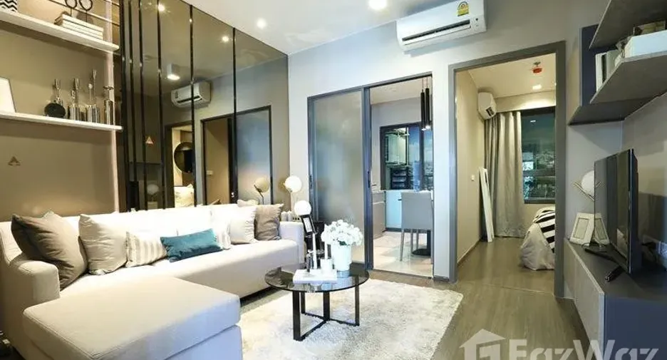 For sale 2 bed condo in Phaya Thai, Bangkok