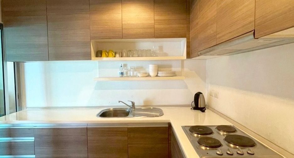 For rent 3 bed condo in Huai Khwang, Bangkok