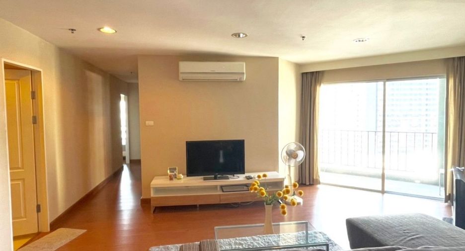 For rent 3 bed condo in Huai Khwang, Bangkok