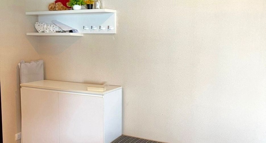 For rent 3 bed condo in Huai Khwang, Bangkok