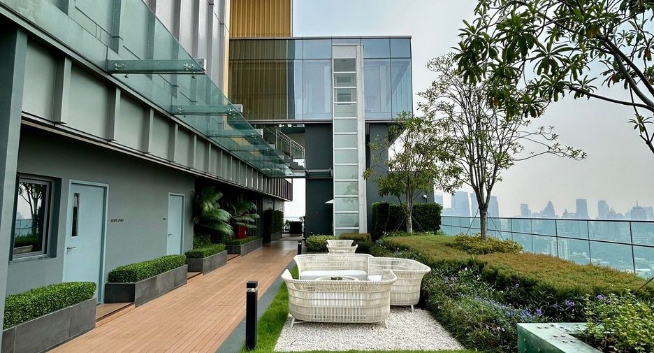 For rent 2 bed condo in Khlong Toei, Bangkok