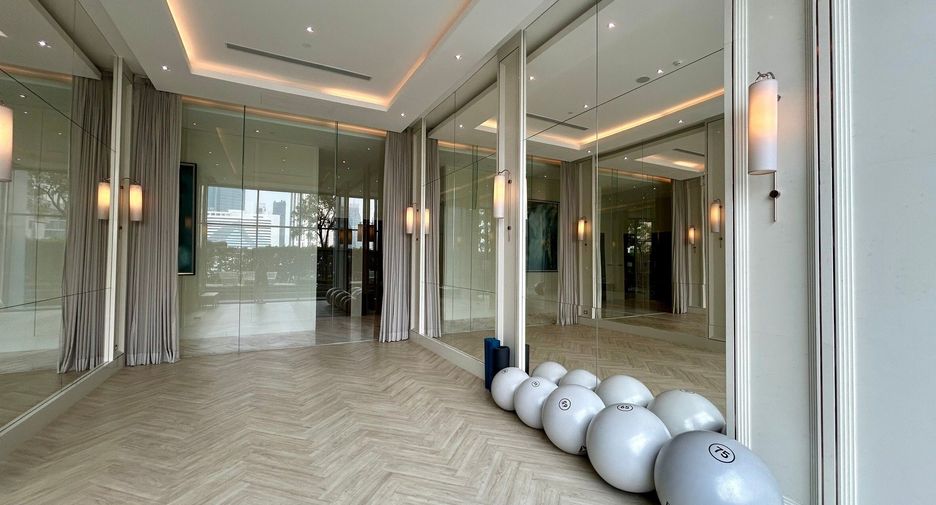 For rent 2 bed condo in Khlong Toei, Bangkok
