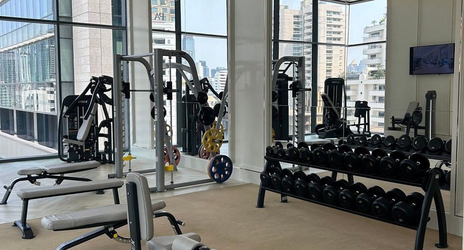 For rent 2 bed condo in Khlong Toei, Bangkok