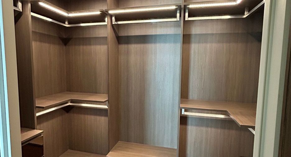 For rent 2 bed condo in Khlong Toei, Bangkok