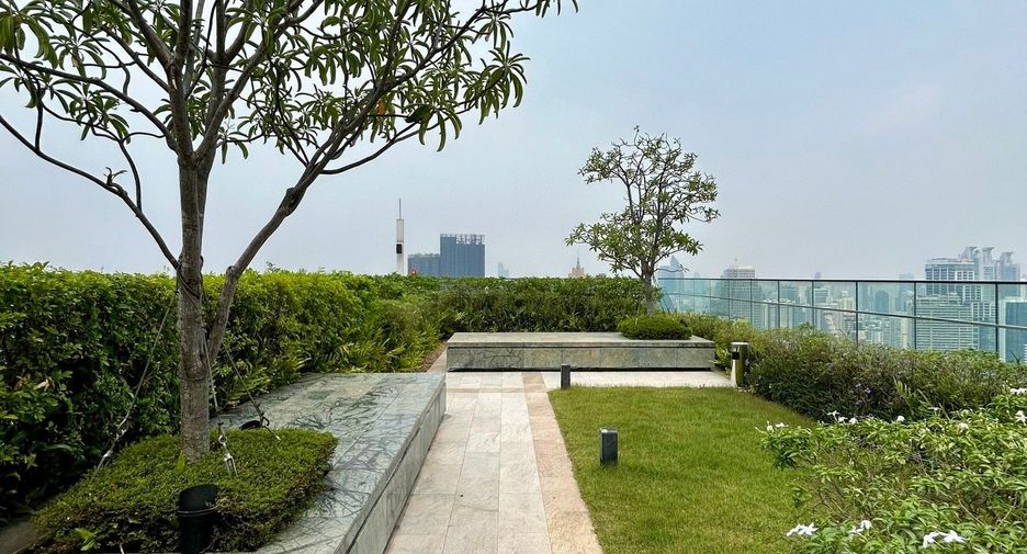 For rent 2 bed condo in Khlong Toei, Bangkok