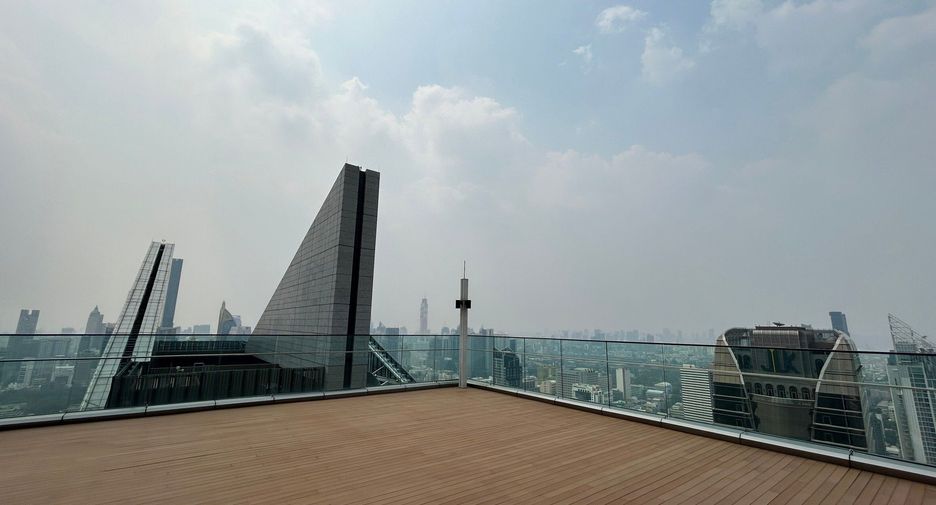 For rent 2 bed condo in Khlong Toei, Bangkok