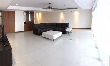 For rent 3 bed condo in Watthana, Bangkok