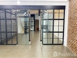 For sale 4 bed office in Khlong San, Bangkok