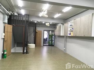 For sale 4 bed office in Khlong San, Bangkok