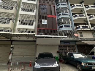 For sale 4 bed office in Khlong San, Bangkok
