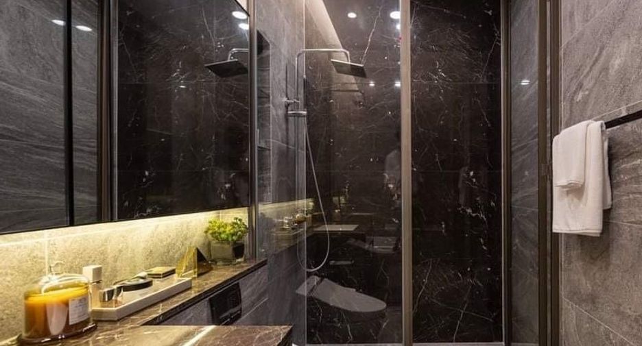 For sale 1 bed condo in Khlong Toei, Bangkok