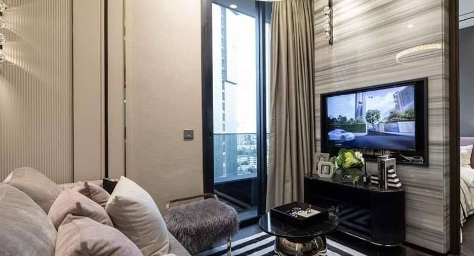For sale 1 bed condo in Khlong Toei, Bangkok