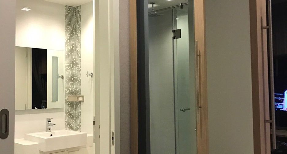 For rent 1 bed condo in Sathon, Bangkok
