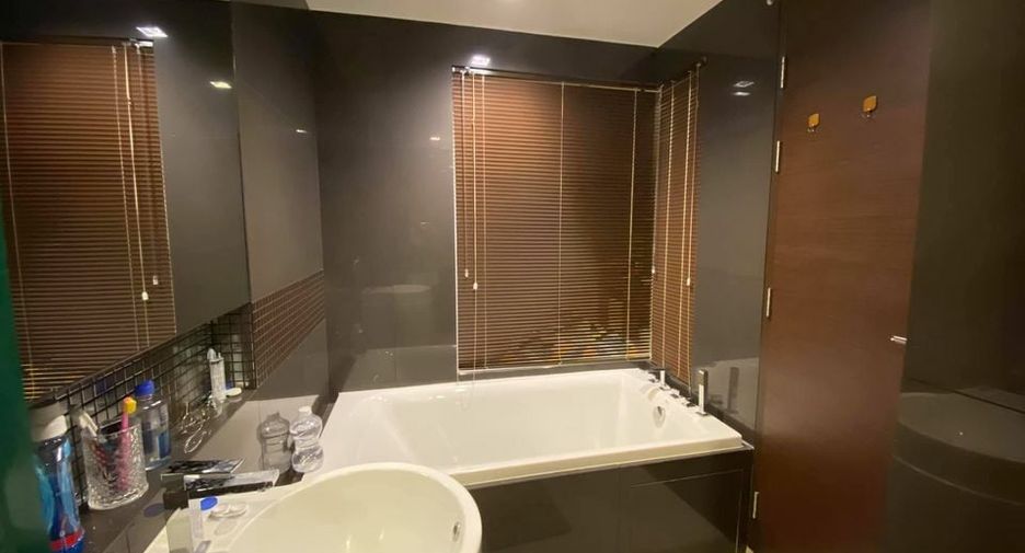 For sale 1 Beds condo in Sathon, Bangkok